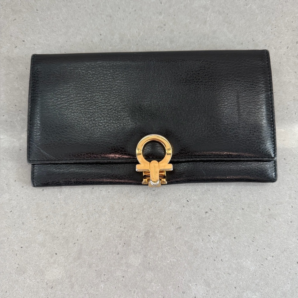 EUC Salvatore Ferragamo Elegant Black Leather wallet